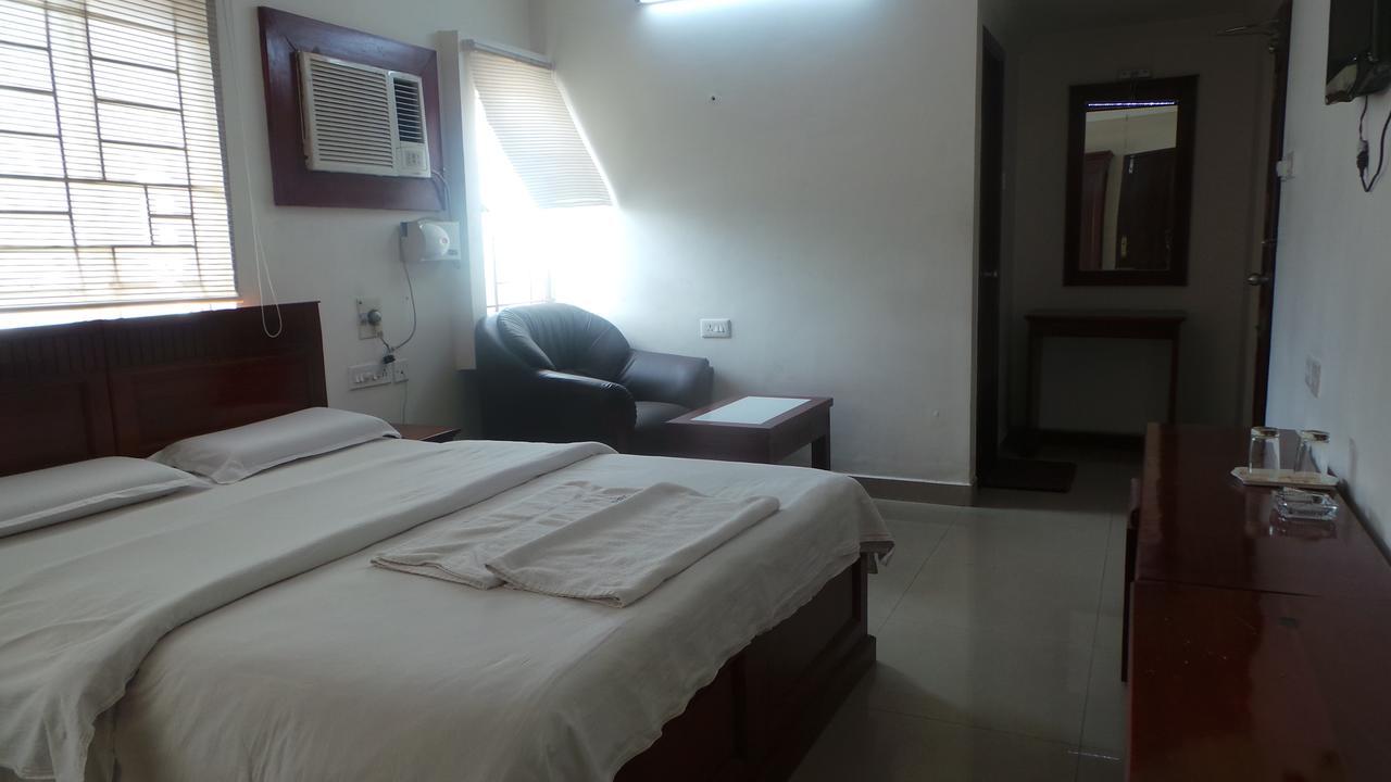 Hotel Kooloth Lake View Residency Coimbatore Exterior foto
